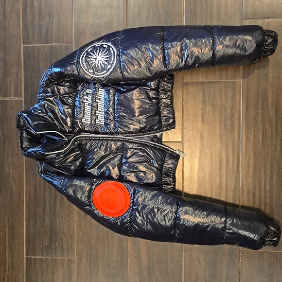 Cosarrtts Collection Black Cropped Puffer Jacket Sz M NWOT - Picture 3 of 10